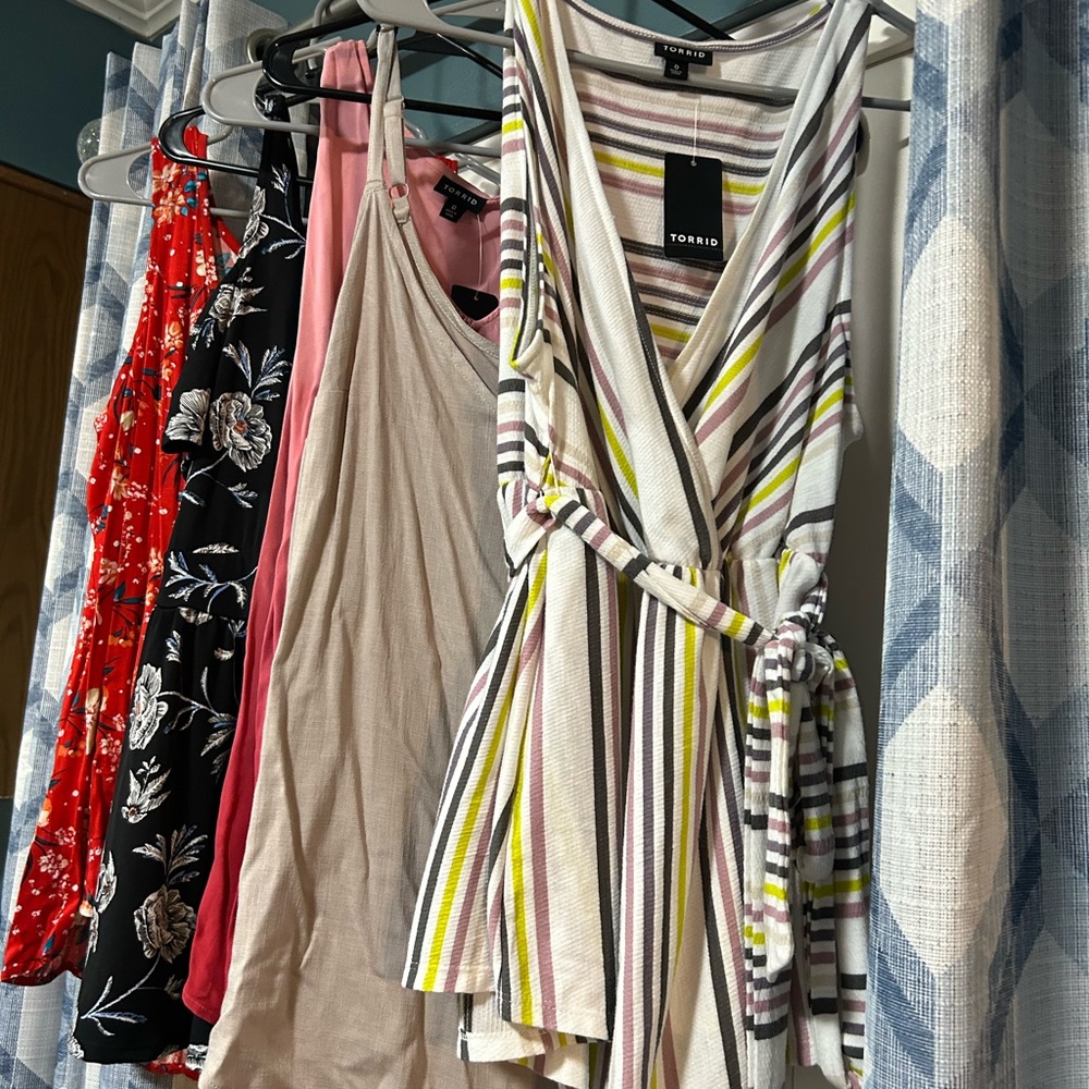 Torrid lot - Size 0 - Picture 2 of 2